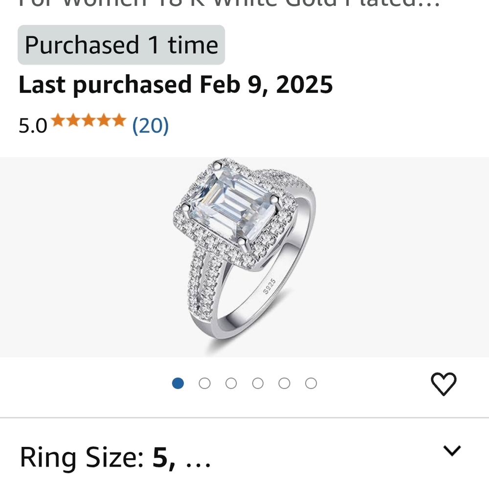 Elegant Silver Ring with Clear Gemstone